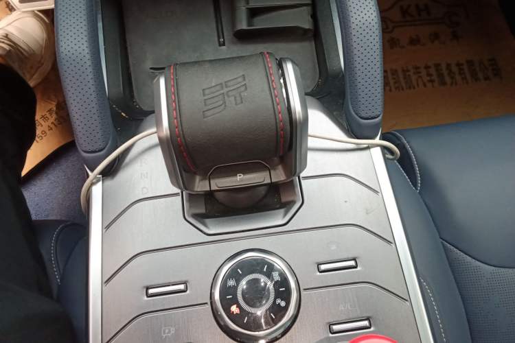 Used JETOUR Shanhai Traveler C-DM 2024 C-DM 208KM Mountain & Wilderness Edition Gear Lever