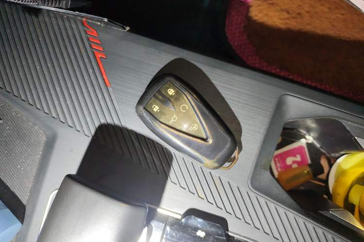 Used CHANGAN OSHAN Z6 2023 Blue Whale 1.5T DCT Smart-Led City Edition Vehicle Key