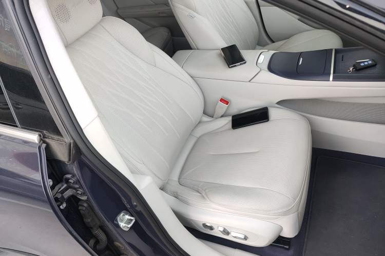 Used Buick L7 2025 Model Aivia Right Front Seat