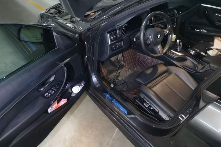 Used BMW 3 Series GT 2019 320i M Sport Package Driver Seat