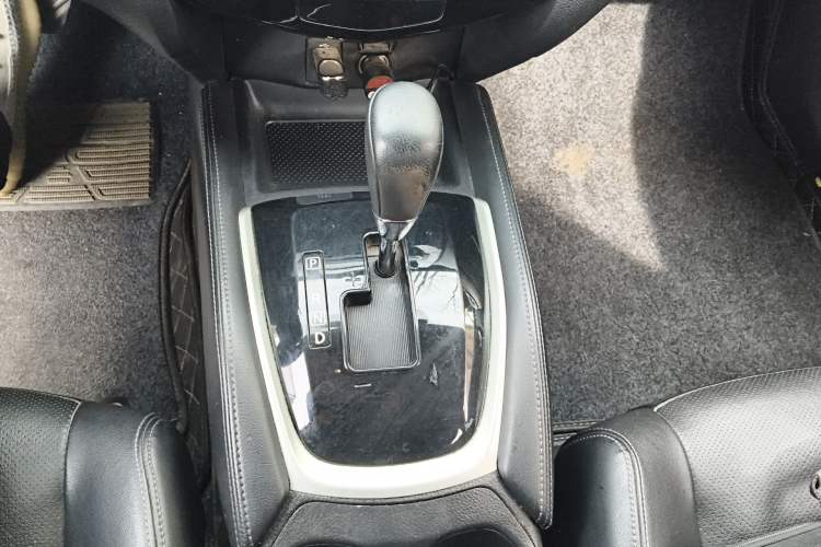 Used Nissan X-Trail 2014 2.0L CVT Comfort Edition 2WD Gear Lever