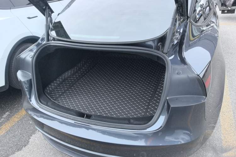 Used Tesla Model 3 2023 Rear-Wheel-Drive Version Trunk