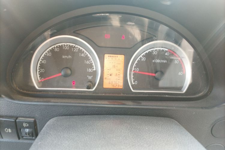 Used Dongfeng Yufeng Yufeng 2020 2.3T Economy Standard Edition VAN Short Wheelbase Mid-Roof 3-Seater WP2.3
