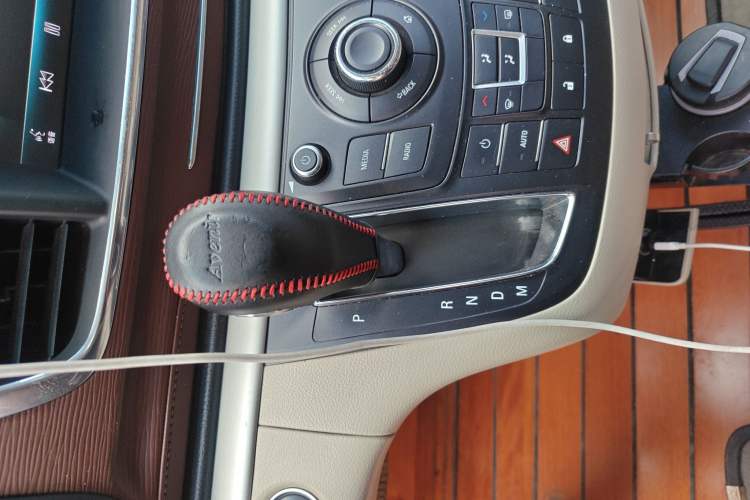 Used Buick GL8 2018 28T Luxury Model China VI Standard Gear Lever