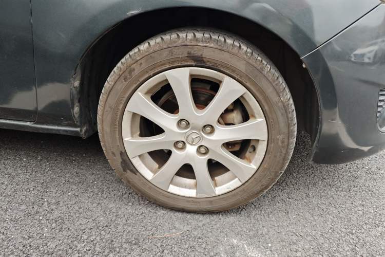 Used Mazda 2 2011 XuanDong 1.5L Automatic Fashion Edition Right Front Wheel Hub