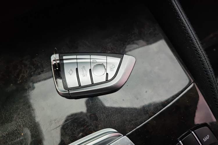 Used BMW 5 Series 2018 525Li M Sport Package Vehicle Key