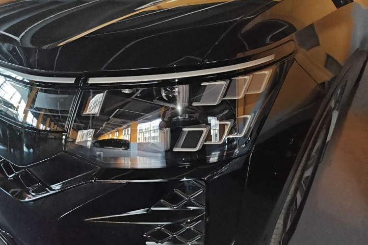 Used Volkswagen Teramont 2025 Tiguan Pro 450TSI 4Motion Crosswind Edition Left Front Headlight