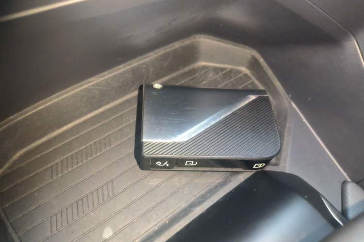 Used Lynk & Co 06 2021 1.5T Shero Pink Special Edition