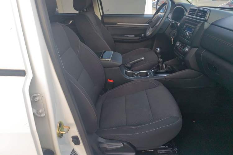 Used Foton Conqueror 3 2020 2.4L Challenger 3 Two-Wheel Drive Enjoyment Version High Cargo Bed Standard Wheelbase 4K22D4M