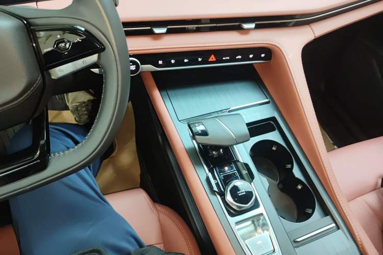 Used Changan CS75 PLUS 2024 3rd Generation Champion Edition 1.5T Intelligent Drive Dynamic Model
