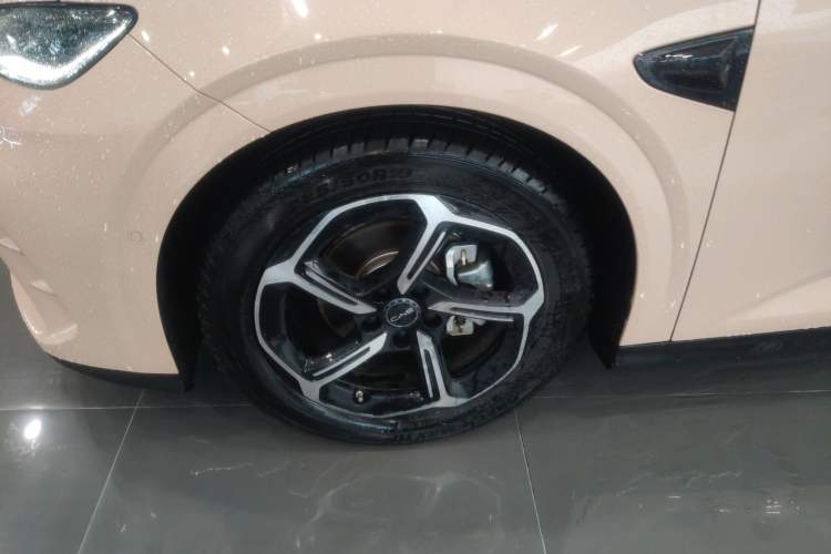 Used BYD Seal 06GT 2025 Intelligent Driving Version 605 Heatwave Edition Left Front Wheel Hub