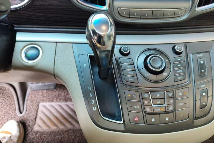 Used Buick GL8 2013 3.0L GT Luxury Business Haoya Edition Gear Lever