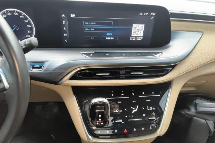 Used Buick GL8 2021 ES Landtrek 653T Luxury Model Audio And AC Panel