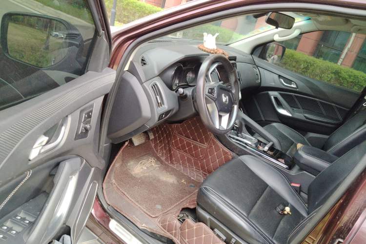 Used JMC Yusheng S350 2016 2.0T Automatic Two-Wheel Drive Gasoline Luxury Version with Sunroof 5 Seats