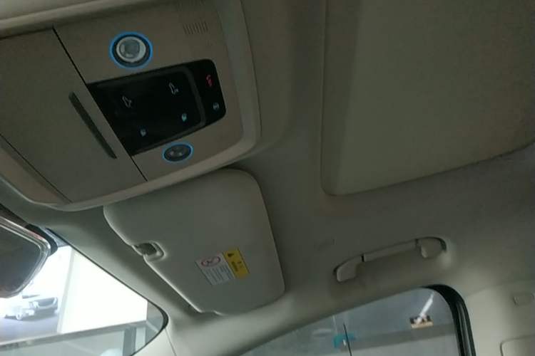 Used Denza D9 2024 DM-i 1050 Luxury Model
