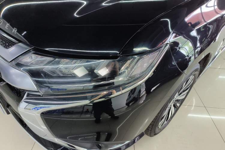 Used Mitsubishi Outlander 2020 2.4L 4x4 Zhi Xiang Edition 5 Seats