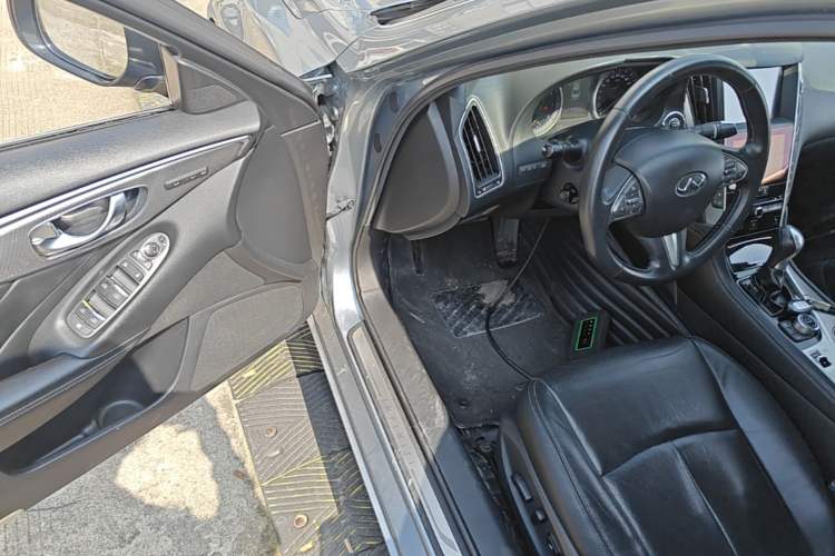 Used Infiniti Q50 2014 2.0T Luxury Edition