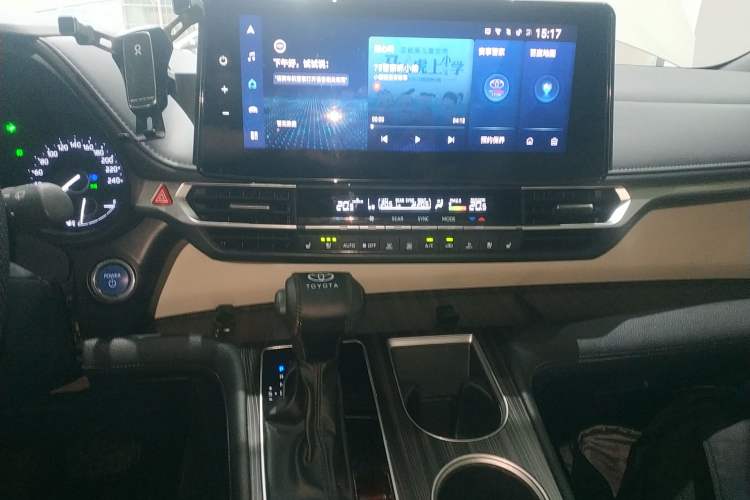 Used Toyota Granvia 2023 2.5L Hybrid Prestige VIP Edition
