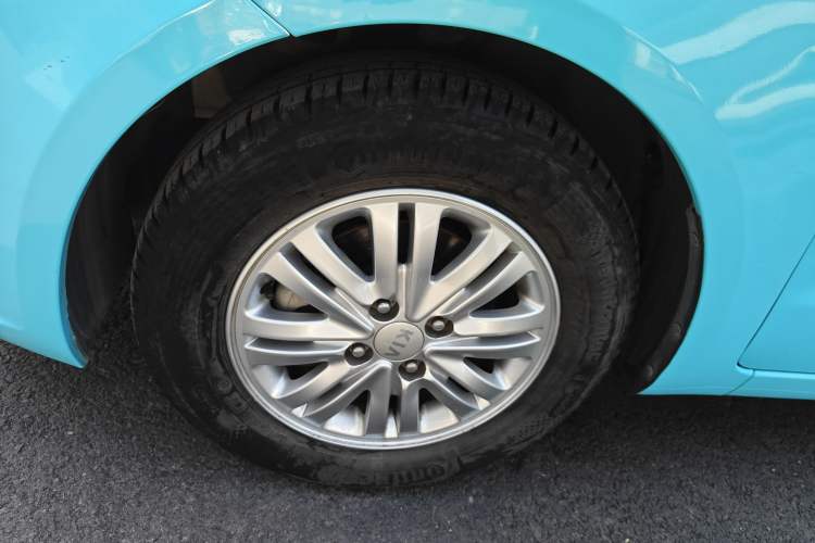 Used Kia K2 2012 Sedan 1.4L MT GLS Commemorative Edition
