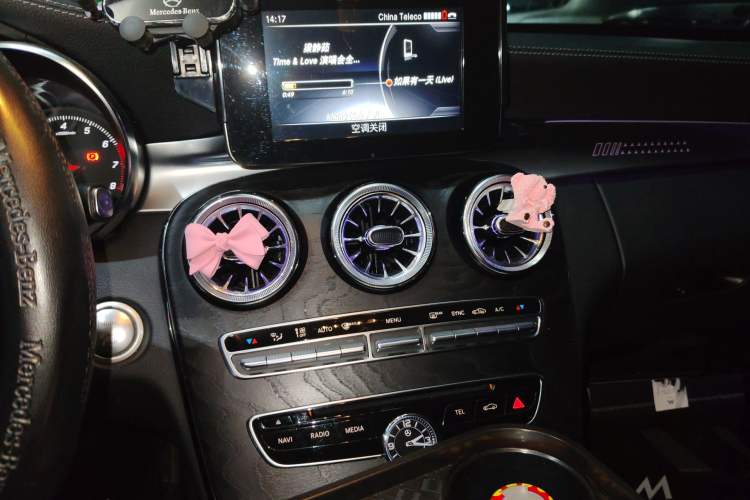 Used Mercedes-Benz C-Class 2018 C 180 L Fashion Edition Sport Version Audio And AC Panel