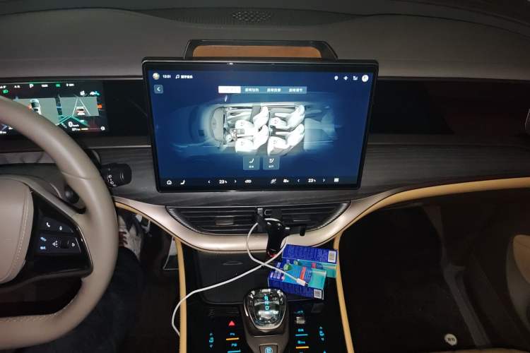 Used Denza D9 2022 DM-i 970 Four-Wheel Drive Flagship Model
