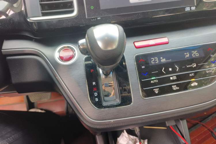 Used Honda Elysion 2016 2.4L Supreme Edition
