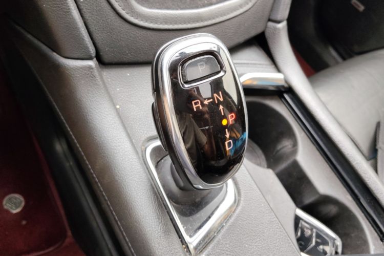 Used Cadillac XT5 2018 25T Luxury Model Gear Lever