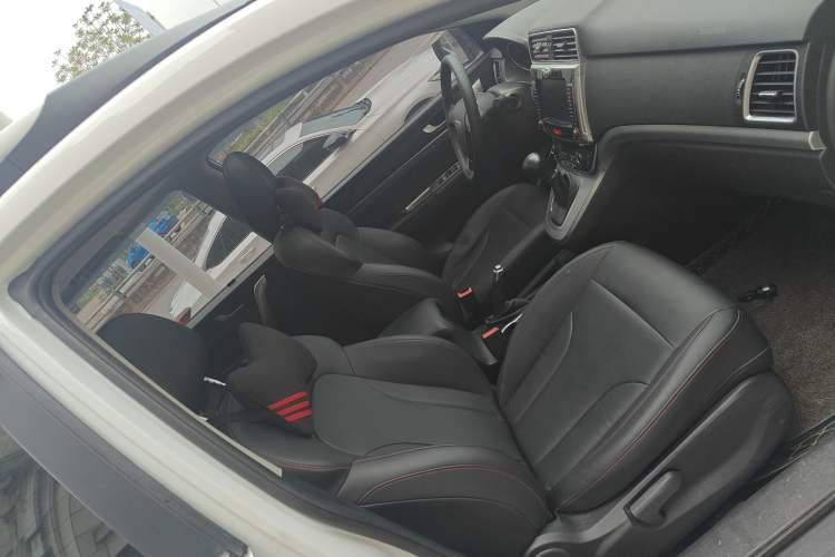 Used Haval M6 2019 1.5T DCT Two-Wheel Drive Elite Version China VI Standard
