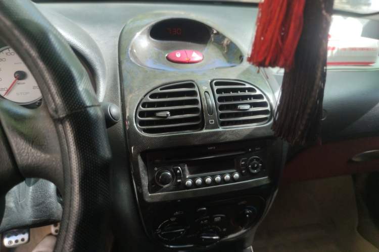 Used Citroen C2 2013 CROSS 1.4L Manual Sport Model Audio And AC Panel