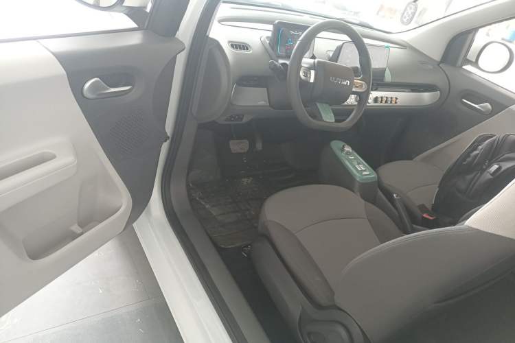 Used CHANGAN NEVO Lumin 2022 155 km – Refreshingly Sweet Edition Driver Seat