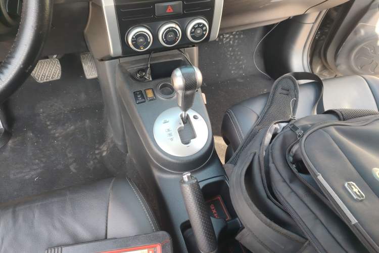 Used Dongfeng Fengdu MX6 2015 2.0L CVT Two-Wheel Drive Dream Edition