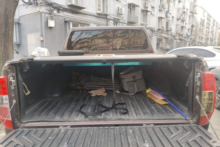 Used Nissan Navara 2017 2.5L Automatic 2WD Luxury Edition QR25
