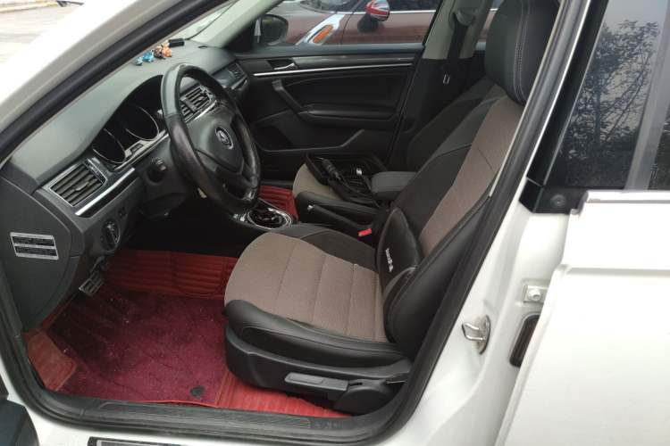 Used Volkswagen C-TREK 2017 1.6L Automatic Comfort Model
