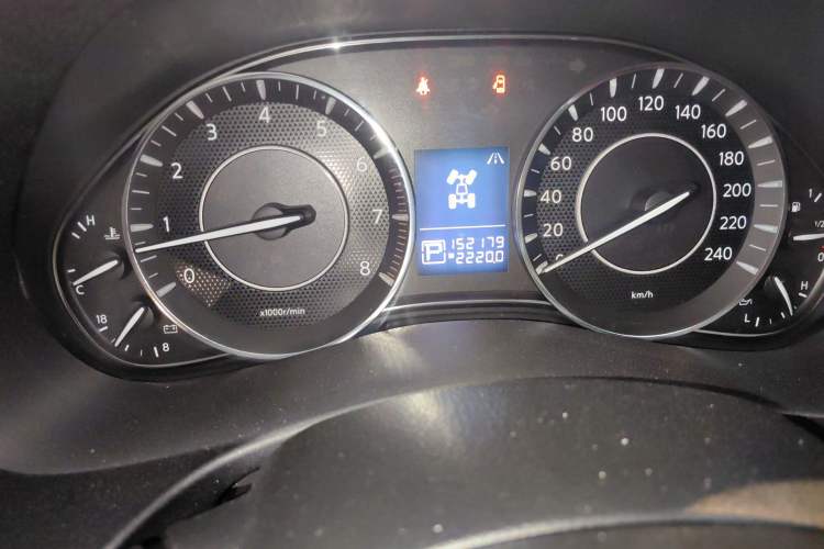 Used Nissan Patrol 2018 Y62 4.0 XE Middle East Odometer Close Up