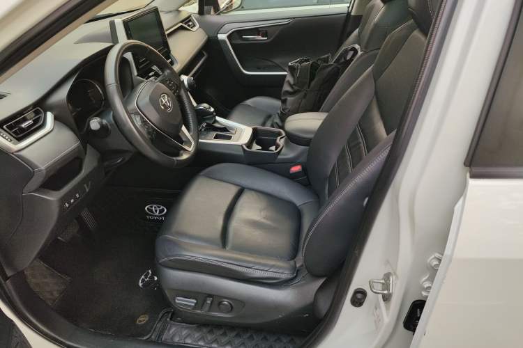 Used Toyota RAV4 2020 2.0L CVT Two-Wheel Drive Fashion PLUS Edition Left Front Seat