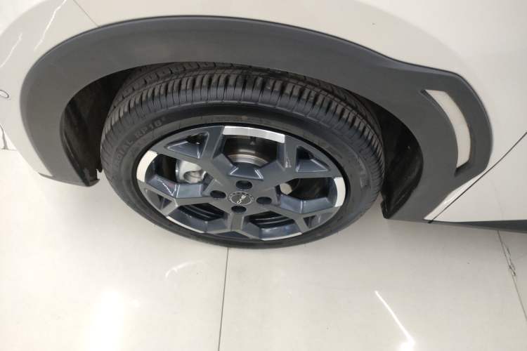 Used BYD Seagull 2025 Smart Drive Version 305 km Freedom Edition Left Front Wheel Hub