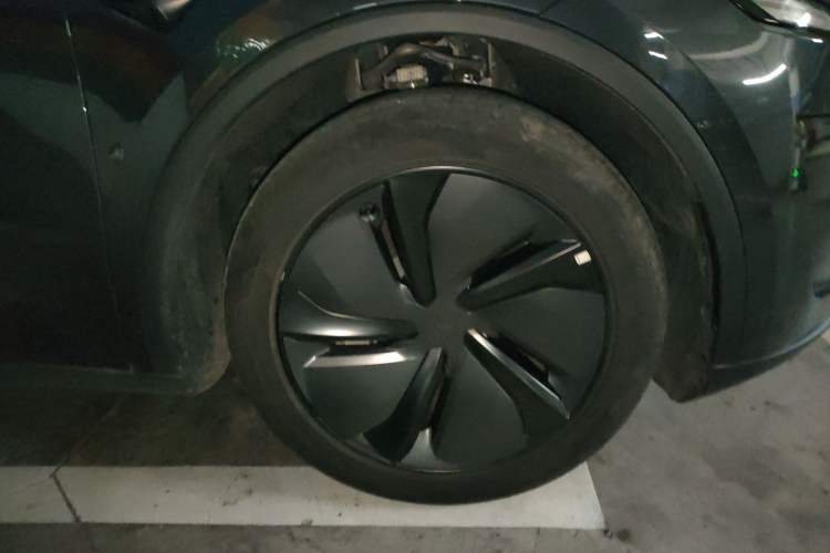 Used Tesla Model Y 2025 Long-Range All-Wheel Drive First Edition