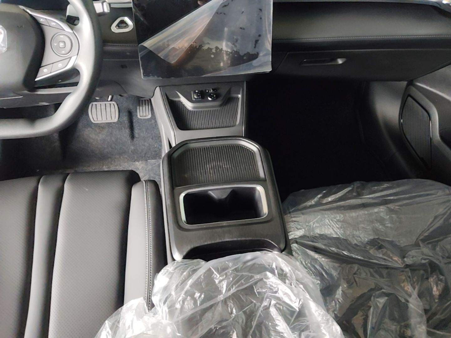 Dongfeng Aeolus SKY EV01 2025 530 km AIR Elite Edition — снимка 16