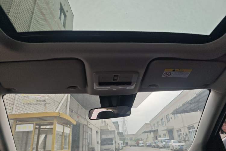 Used Nissan Kicks 2022 1.5L CVT XV Luxury Edition Headliner