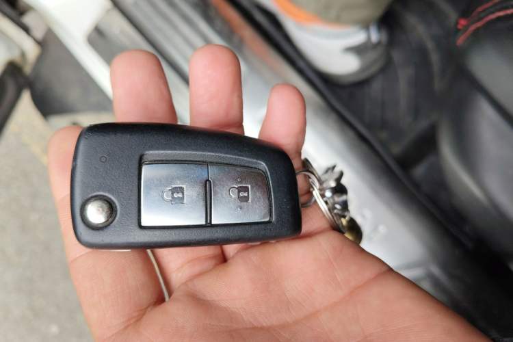 Used Nissan Qashqai 2016 2.0L CVT Elite Edition Vehicle Key