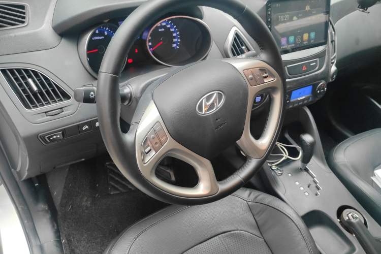Used Hyundai ix35 2015 2.0L Automatic 2WD Smart Type China IV