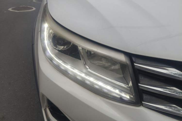 Used FORTHING Joyear X6 2017 Jingxiang Series 1.5T CVT Luxury Model Right Front Headlight