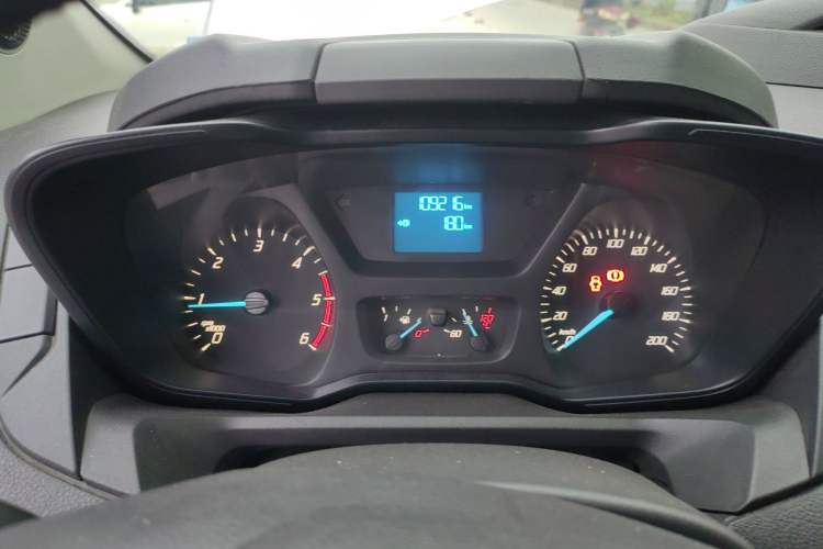 Used Ford Transit 2019 2.0T Diesel Multi-Purpose Commercial Vehicle Mid-Drive Mid-Roof 6-Seater China VI Standard
