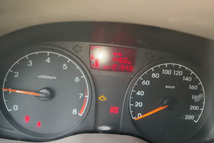 Used Hyundai Verna (older generation) 2010 Sedan 1.4L Manual Comfort GS Odometer Close Up