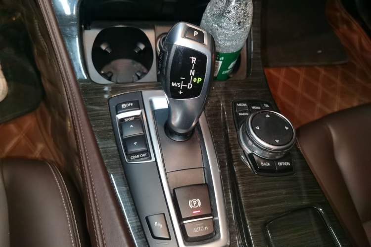 Used BMW 5 Series 2014 525Li Luxury Design Package Gear Lever