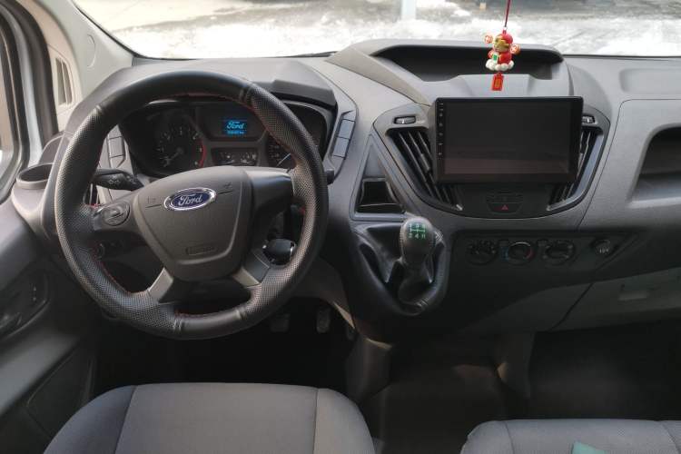 Used Ford Transit 2019 2.0T Diesel Multi-Purpose Commercial Vehicle Short Wheelbase Mid-Roof Design 6-Seater China VI Standard Steering Wheel