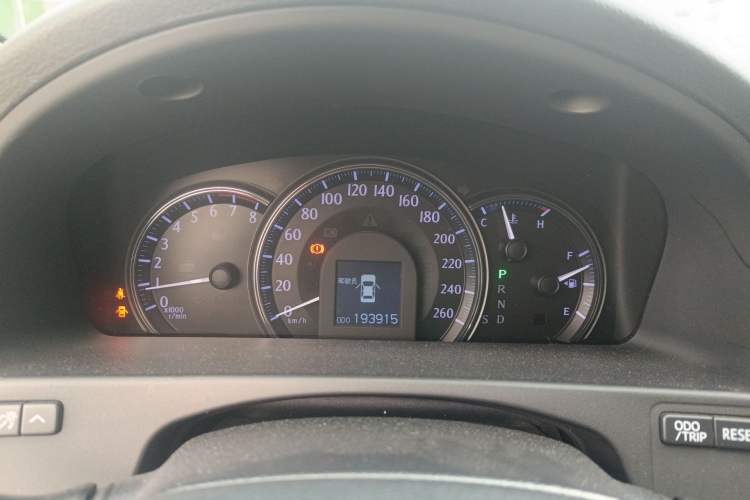 Used Toyota Crown 2011 2.5L Royal Special Edition with Leather and Sunroof Instrument Cluster