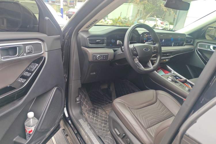 Used Ford Explorer 2024 2.3T EcoBoost Four-Wheel Drive Titanium Edition 7 Seats Driver Seat