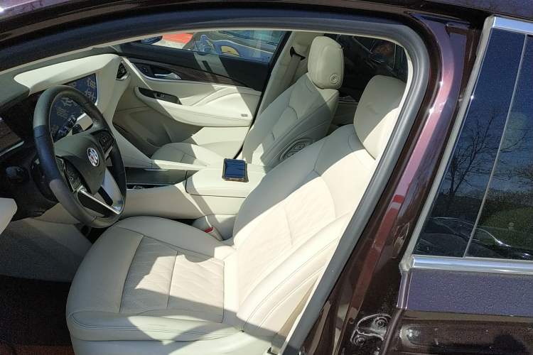 Used Buick Enclave 2022 652T 4x4 Avenir 6-Seater
