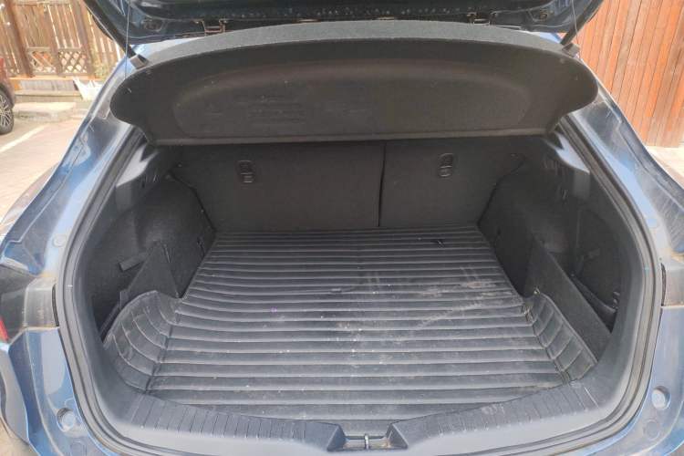 Used Mazda CX-4 2021 2.0L Automatic Two-Wheel Drive Blue Sky Luxury Edition Trunk